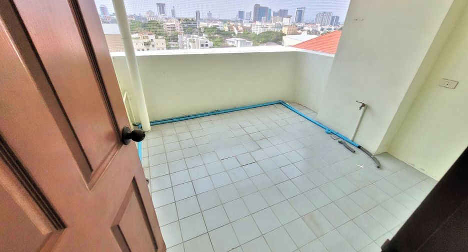 For rent 3 ベッドルーム condo in Watthana, Bangkok
