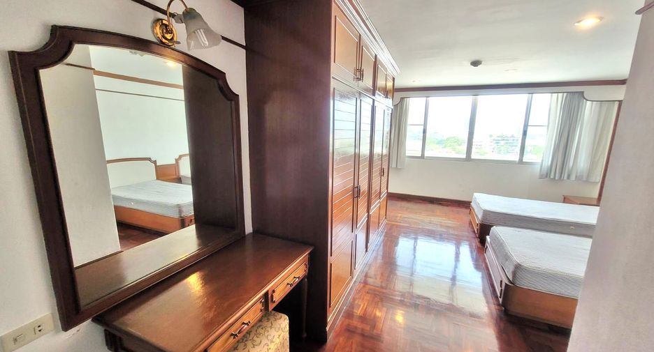 For rent 3 ベッドルーム condo in Watthana, Bangkok