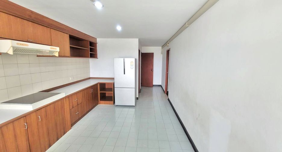 For rent 3 ベッドルーム condo in Watthana, Bangkok