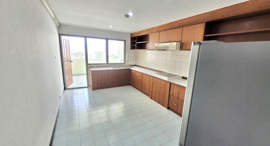 For rent 3 ベッドルーム condo in Watthana, Bangkok