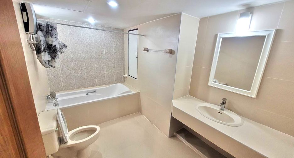 For rent 3 ベッドルーム condo in Watthana, Bangkok