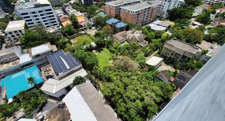 For rent 3 bedrooms condo in Watthana, Bangkok