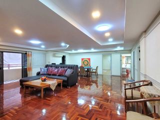 For rent 3 bedrooms condo in Watthana, Bangkok