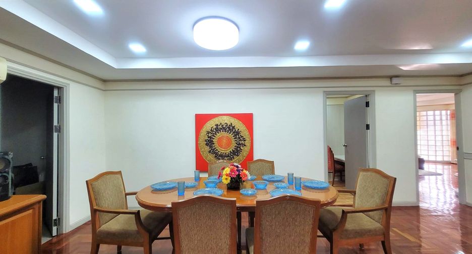 For rent 3 bedrooms condo in Watthana, Bangkok