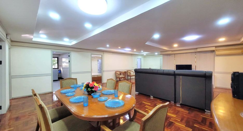 For rent 3 bedrooms condo in Watthana, Bangkok