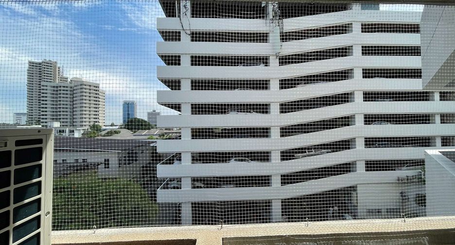 À louer 3 chambres condo à Khlong Toei, Bangkok