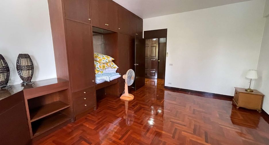 À louer 3 chambres condo à Khlong Toei, Bangkok