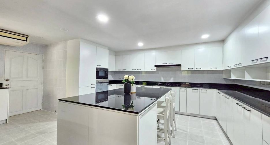 Wohnung zur Miete mit 4 Zimmer in Watthana, Bangkok
