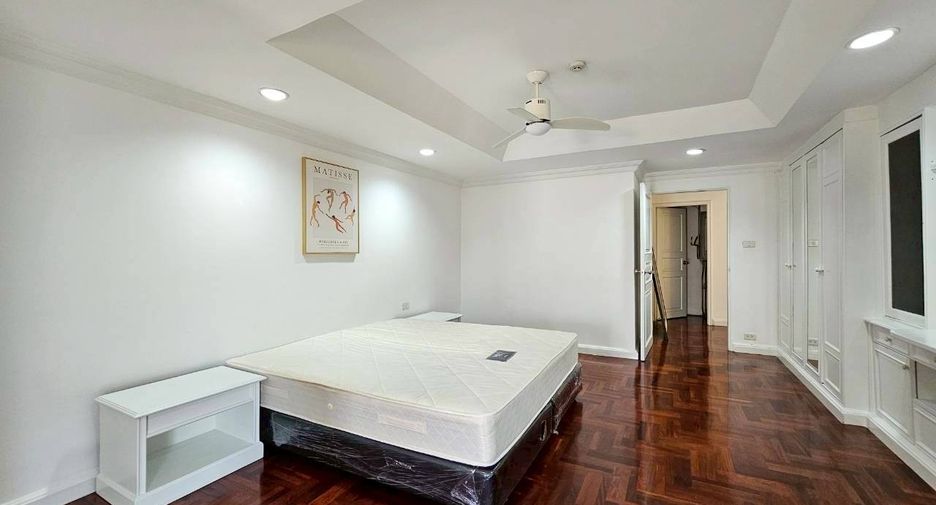 Condo en alquiler de 4 habitaciones en Watthana, Bangkok