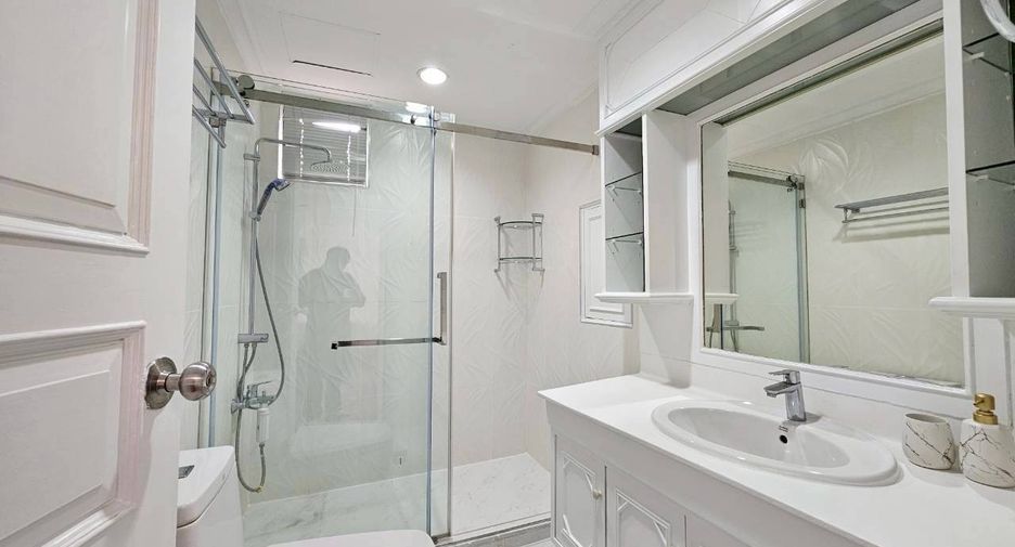 Wohnung zur Miete mit 4 Zimmer in Watthana, Bangkok