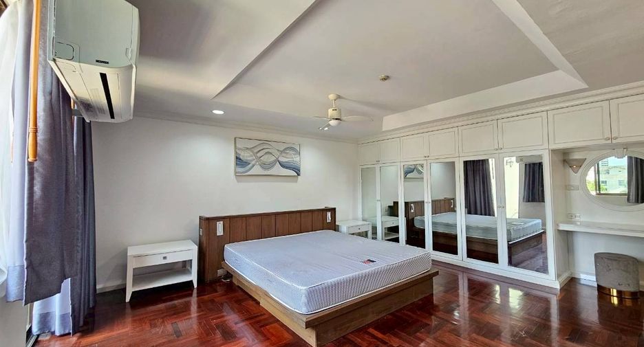 Condo en alquiler de 4 habitaciones en Watthana, Bangkok