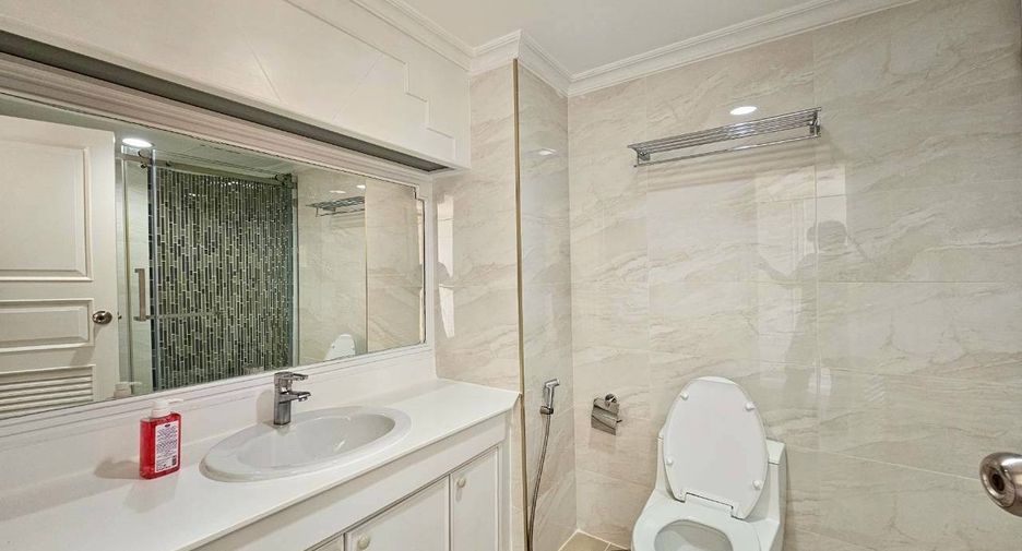 Condo en alquiler de 4 habitaciones en Watthana, Bangkok