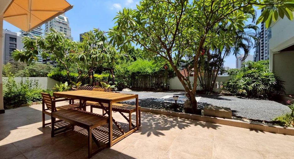 Condo en alquiler de 4 habitaciones en Watthana, Bangkok