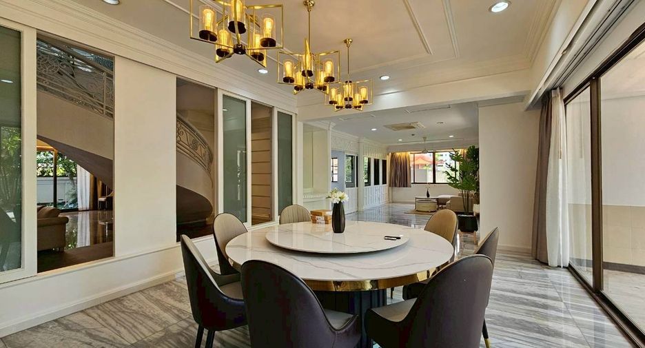 Condo en alquiler de 4 habitaciones en Watthana, Bangkok