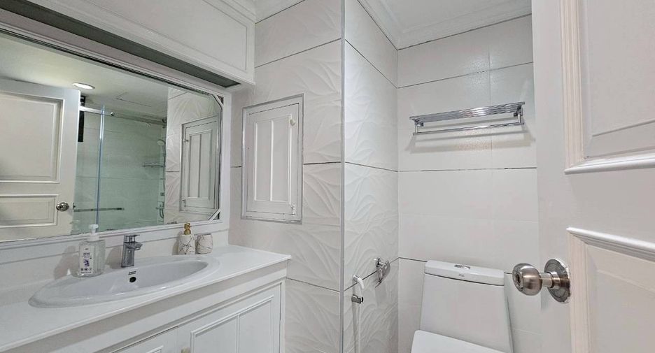 Condo en alquiler de 4 habitaciones en Watthana, Bangkok
