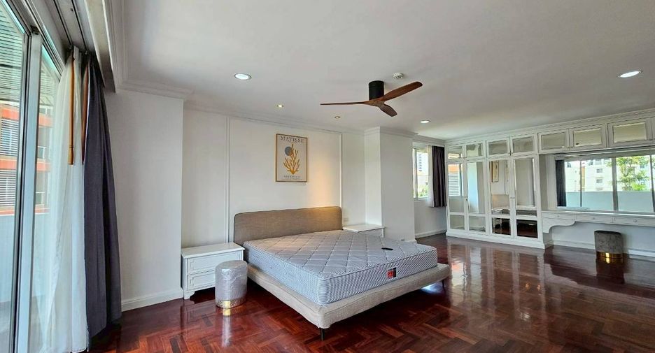 Condo en alquiler de 4 habitaciones en Watthana, Bangkok