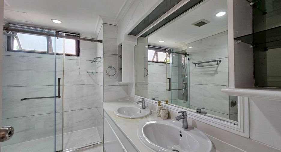 Condo en alquiler de 4 habitaciones en Watthana, Bangkok