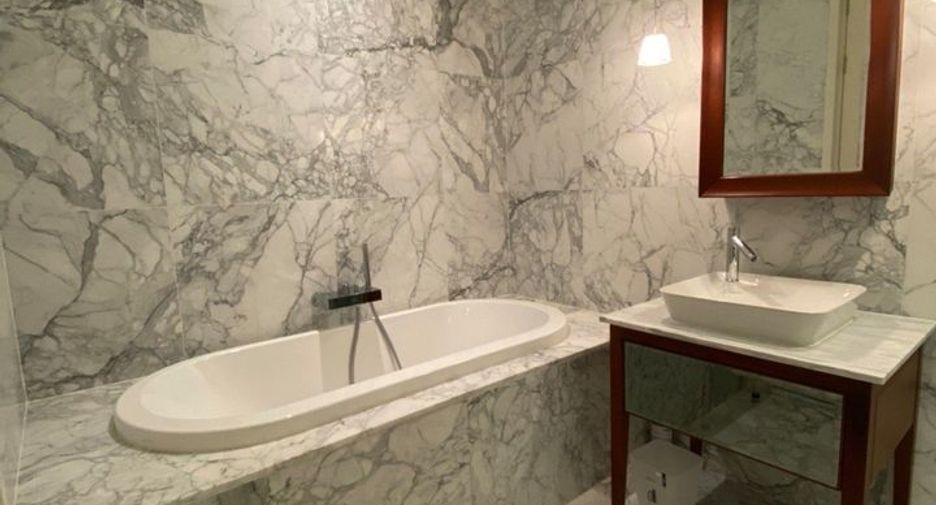 For rent and for sale 1 bed condo in Watthana, Bangkok