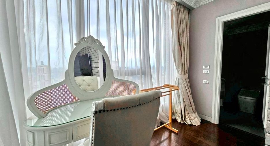 Wohnung zur Miete mit 3 Zimmer in Khlong Toei, Bangkok