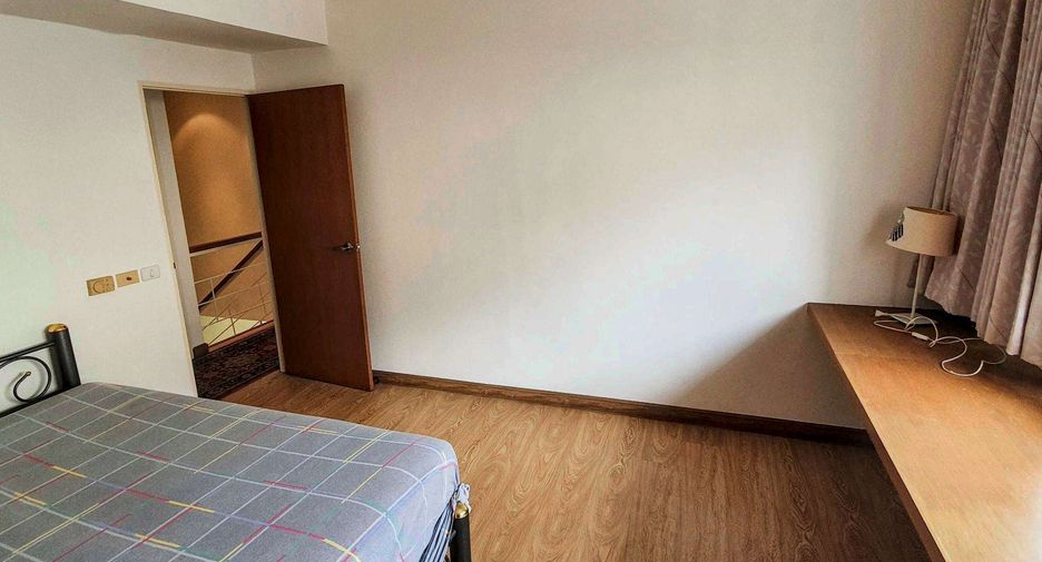 Wohnung zur Miete und zum Kauf mit 3 Zimmer in Khlong Toei, Bangkok