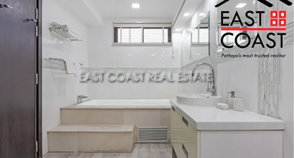 For rent and for sale 4 bedrooms house in Bang Lamung, Chonburi