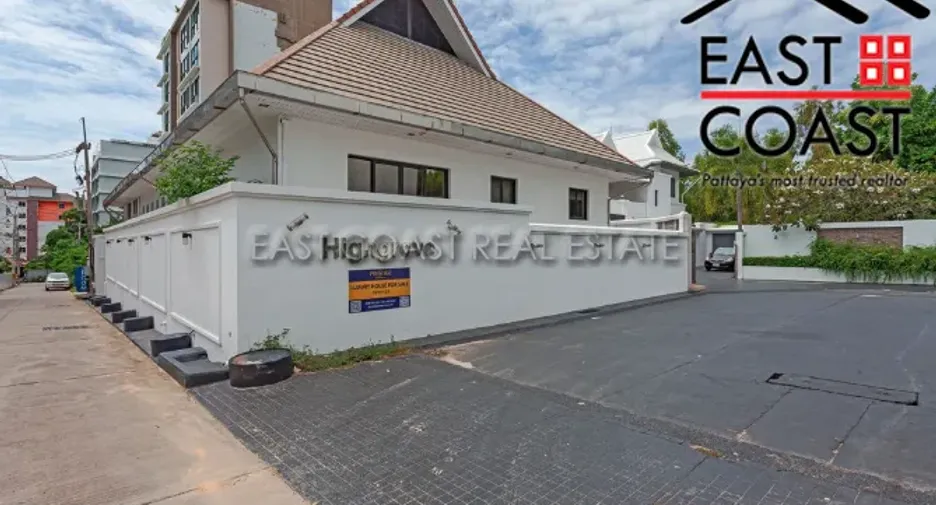 For rent and for sale 4 bedrooms house in Bang Lamung, Chonburi