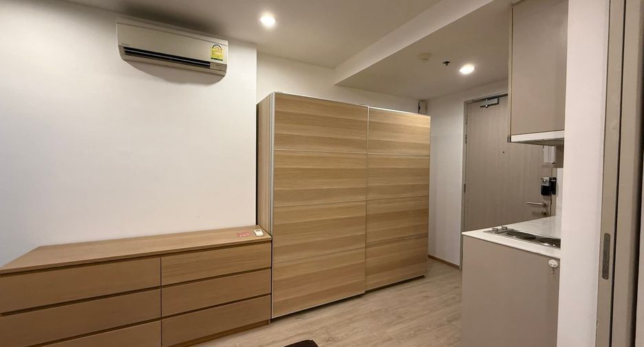Wohnung zur Miete mit 1 Zimmer in Bang Rak, Bangkok