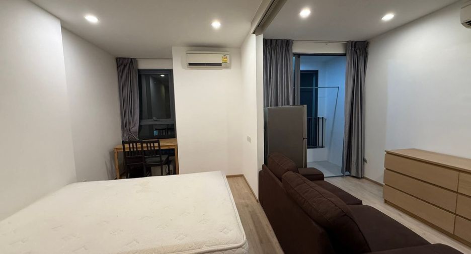 Wohnung zur Miete mit 1 Zimmer in Bang Rak, Bangkok