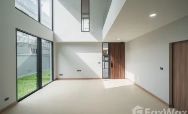 For sale 4 bedrooms house in Lat Krabang, Bangkok