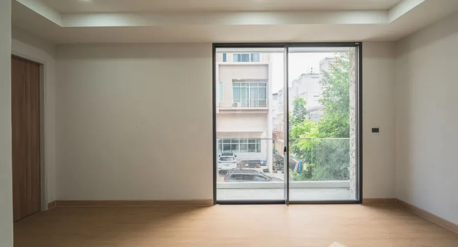 For sale 4 bedrooms house in Lat Krabang, Bangkok