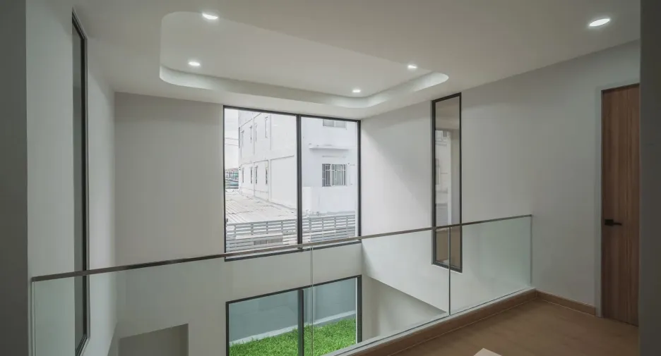 For sale 4 bedrooms house in Lat Krabang, Bangkok