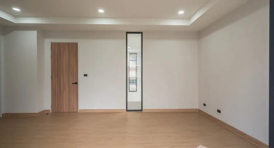 For sale 4 bedrooms house in Lat Krabang, Bangkok