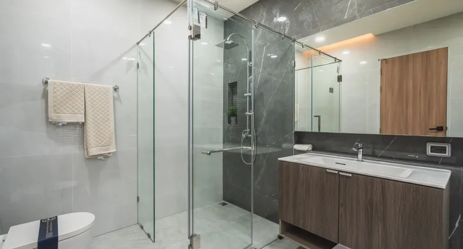 For sale 4 bedrooms house in Lat Krabang, Bangkok
