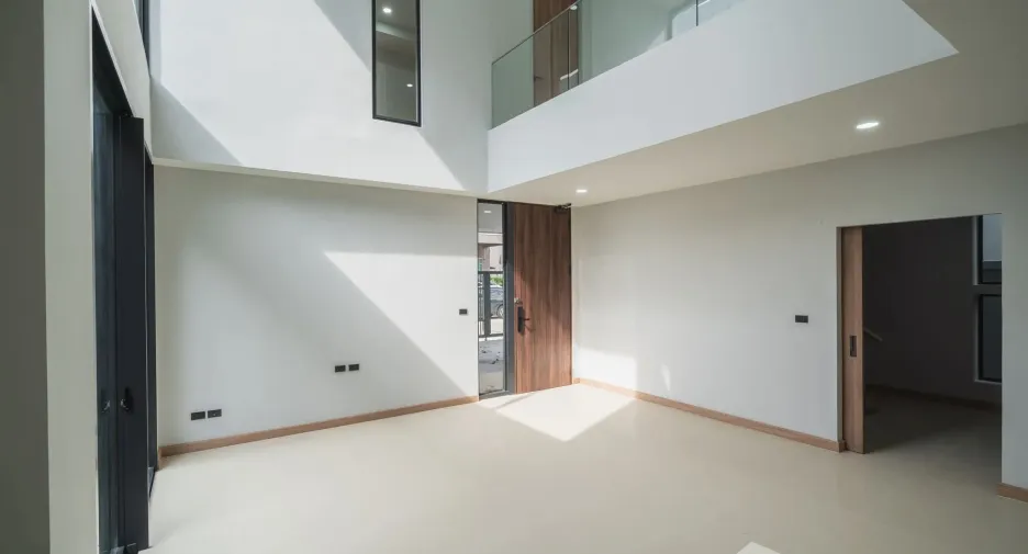 For sale 4 bedrooms house in Lat Krabang, Bangkok