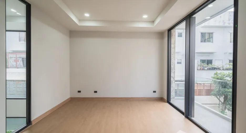 For sale 4 bedrooms house in Lat Krabang, Bangkok