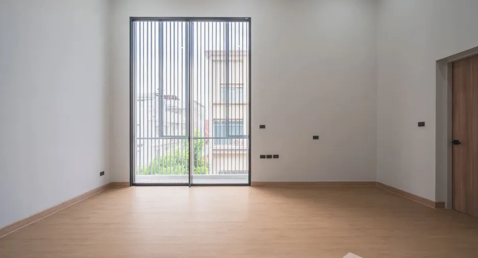 For sale 4 bedrooms house in Lat Krabang, Bangkok