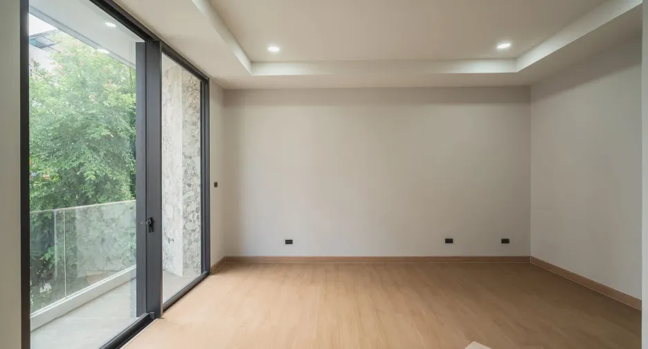 For sale 4 bedrooms house in Lat Krabang, Bangkok