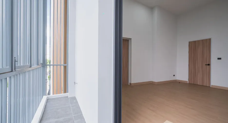 For sale 4 bedrooms house in Lat Krabang, Bangkok