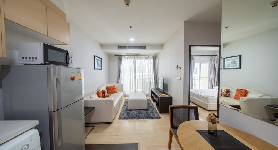 For sale 1 bed condo in Watthana, Bangkok