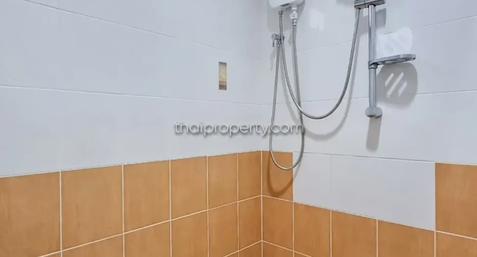 For rent and for sale 3 bedrooms house in Bang Lamung, Chonburi