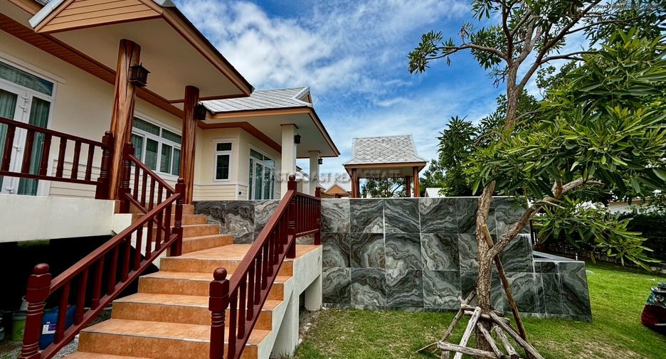 For rent 3 bedrooms house in East Pattaya, Pattaya