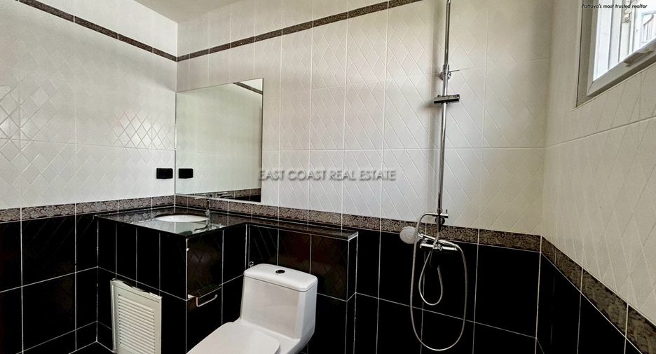 For rent 3 bedrooms house in East Pattaya, Pattaya