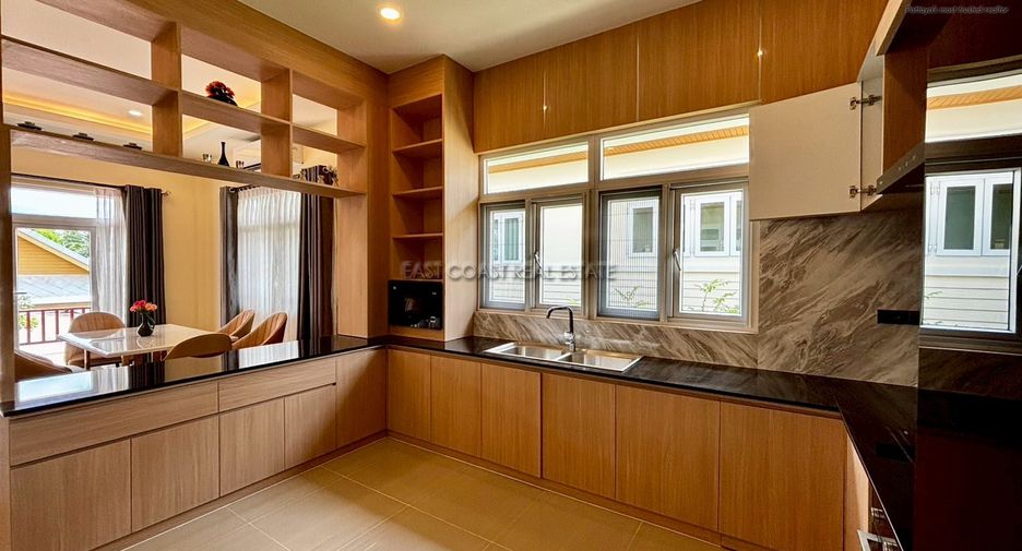 For rent 3 bedrooms house in East Pattaya, Pattaya