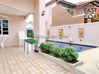 Casa en alquiler de 5 habitaciones en Bang Lamung, Chonburi