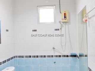 Casa en alquiler de 5 habitaciones en Bang Lamung, Chonburi