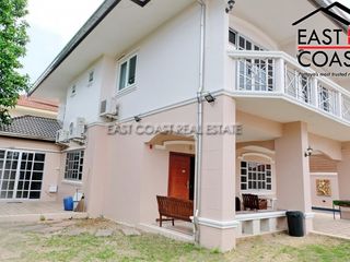 Casa en alquiler de 5 habitaciones en Bang Lamung, Chonburi