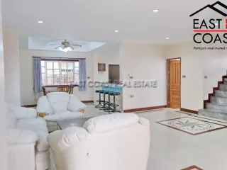 Haus zur Miete mit 5 Zimmer in Bang Lamung, Chonburi