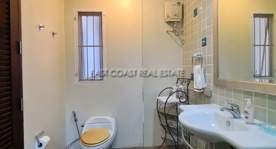For rent 2 bedrooms house in Na Jomtien, Pattaya
