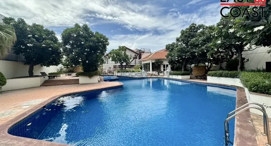 For rent 3 bedrooms condo in Jomtien, Pattaya