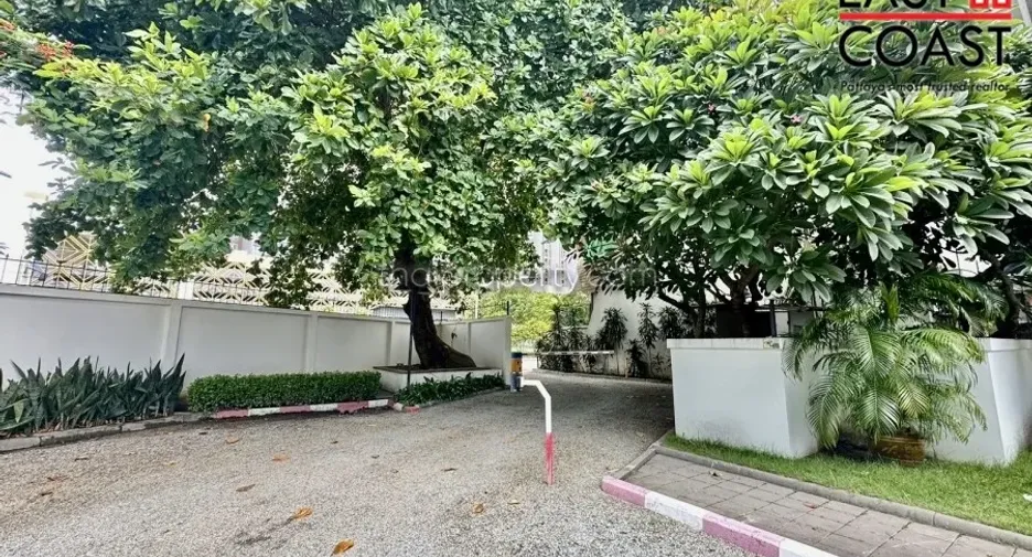 For rent 3 bedrooms condo in Jomtien, Pattaya